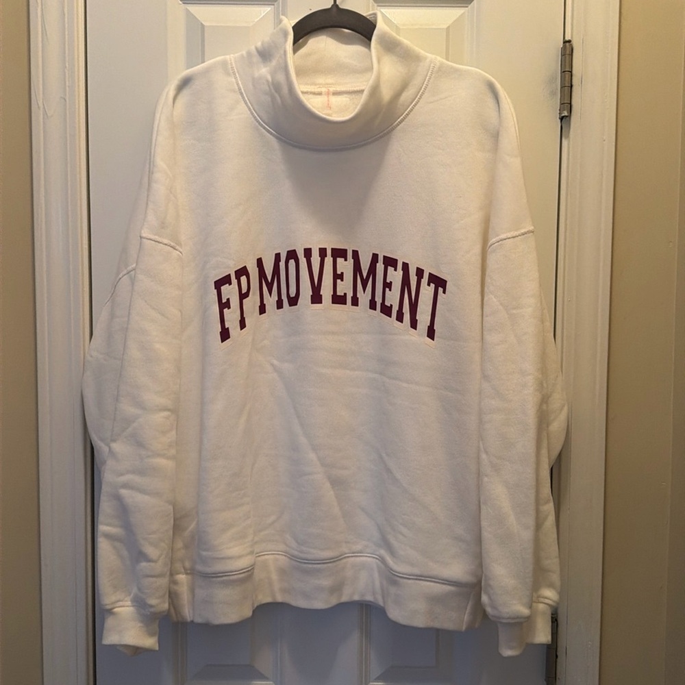 FPMovement Victory sweatshirt Small New